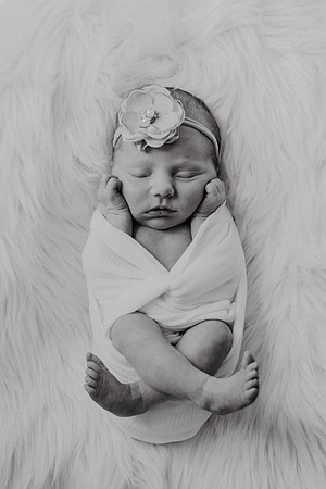 kinley-newborns-1018