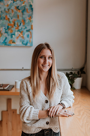 Laura-1081