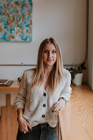 Laura-1084