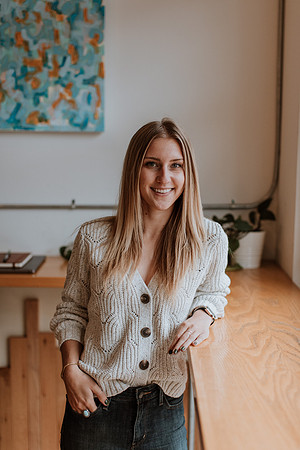 Laura-1085