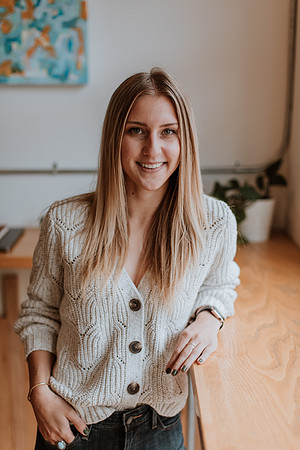 Laura-1087