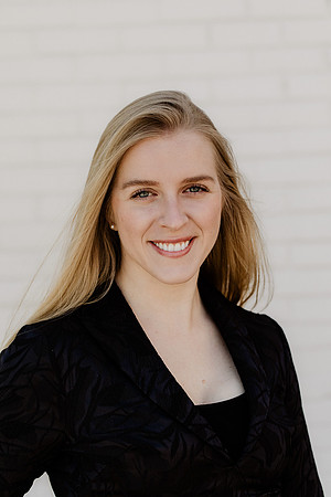 Laken-Headshot-1071