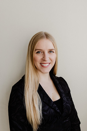Laken-Headshot-1041