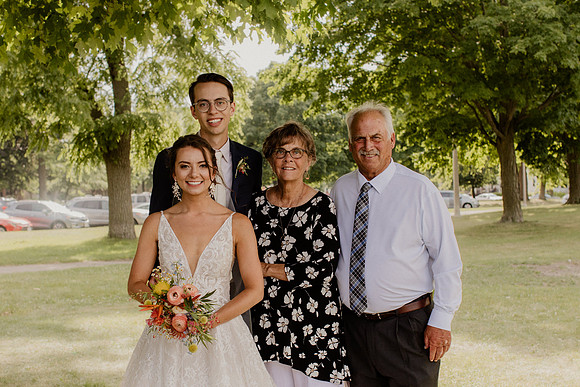 Alyssa-Sam-Wisneski-1437