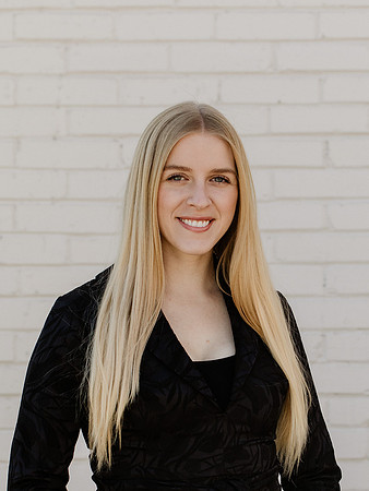 Laken-Headshot-Proofs-1027