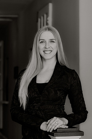 Laken-Headshot-Proofs-1067