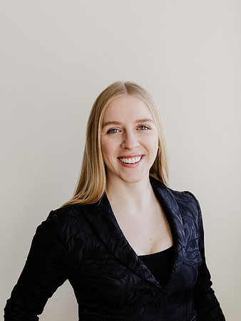 Laken-Headshot-Proofs-1006