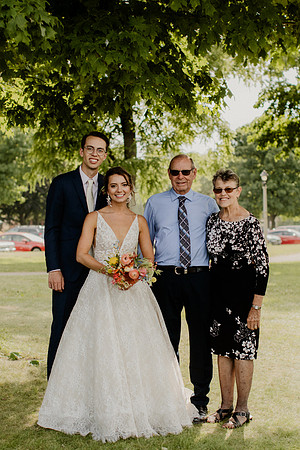 Alyssa-Sam-Wisneski-1413